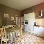 Rustic Charm, Modern Comfort Ferienhaus Latour
