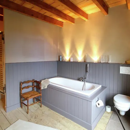 Rustic Charm, Modern Comfort Nyaraló Latour